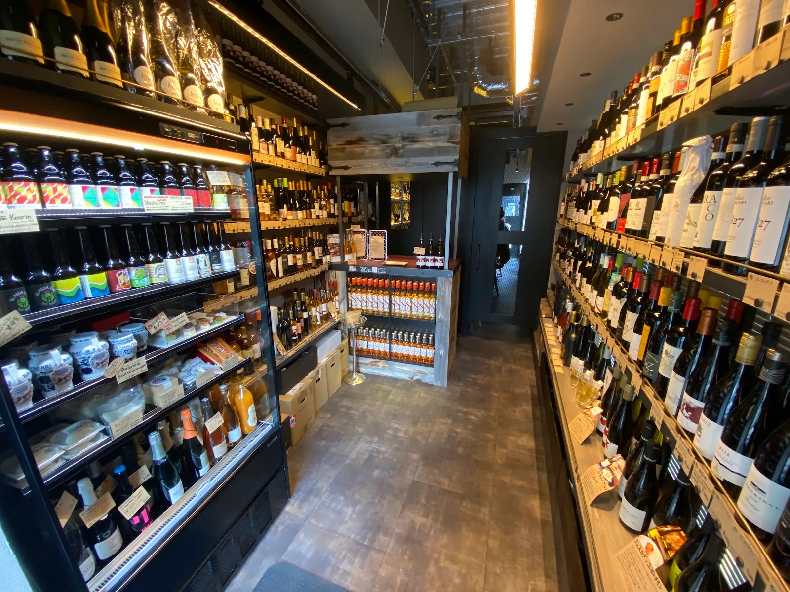 下北沢ワインショップ Shimokitazawa Wine shop · 4